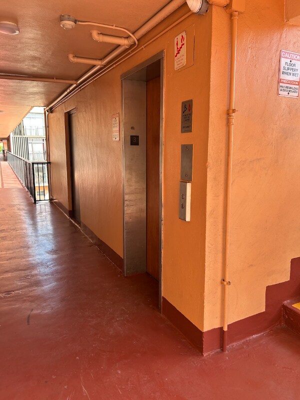 Foto del edificio - 1855 W 60th St