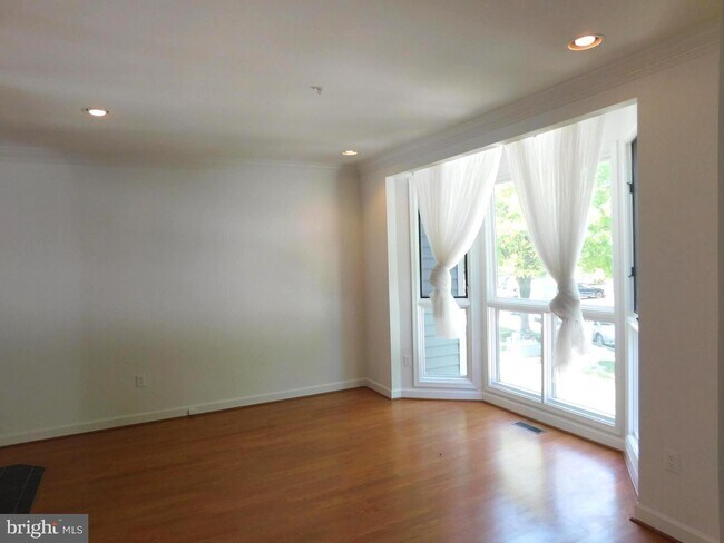 Building Photo - 41 Stridesham Ct