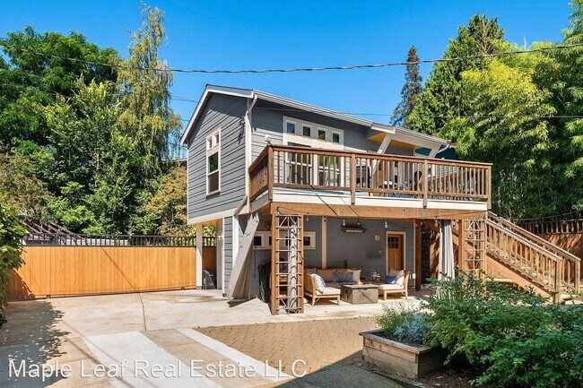 Building Photo - 6 br, 5 bath House - 1608 NE Ravenna Blvd