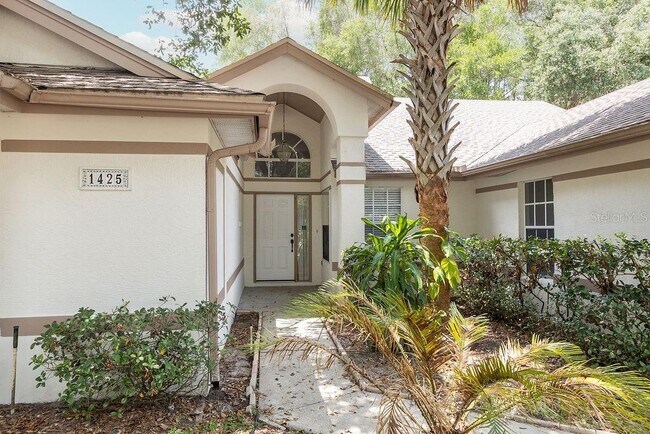 Foto del edificio - 1425 Whispering Woods Way