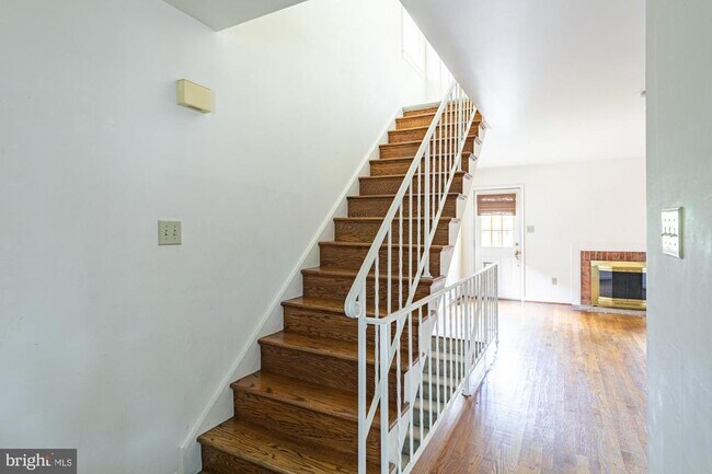 Building Photo - 838 N Frederick St