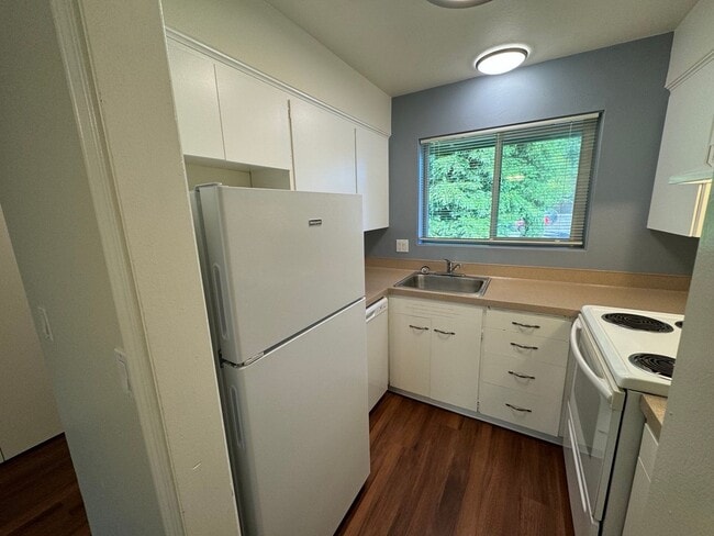 Interior Photo - Lake Village