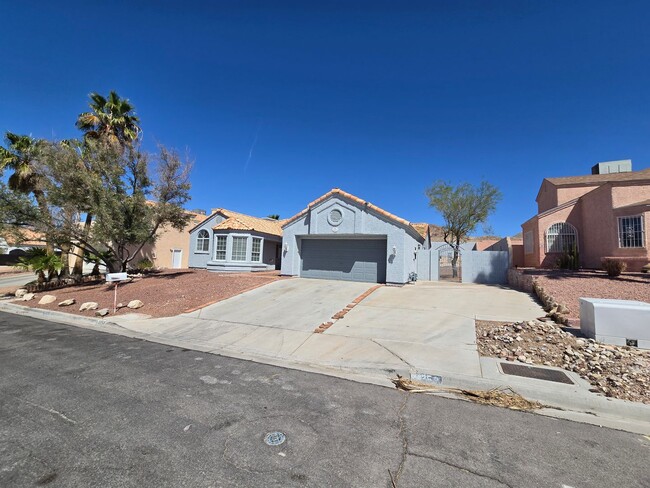 Building Photo - 2252 Welsey Manor Dr