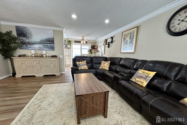 Foto del edificio - 28 Larch Plaza