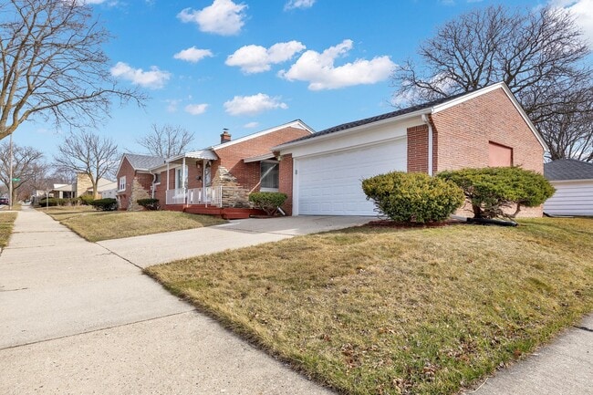 Building Photo - 9301 W Auer Ave