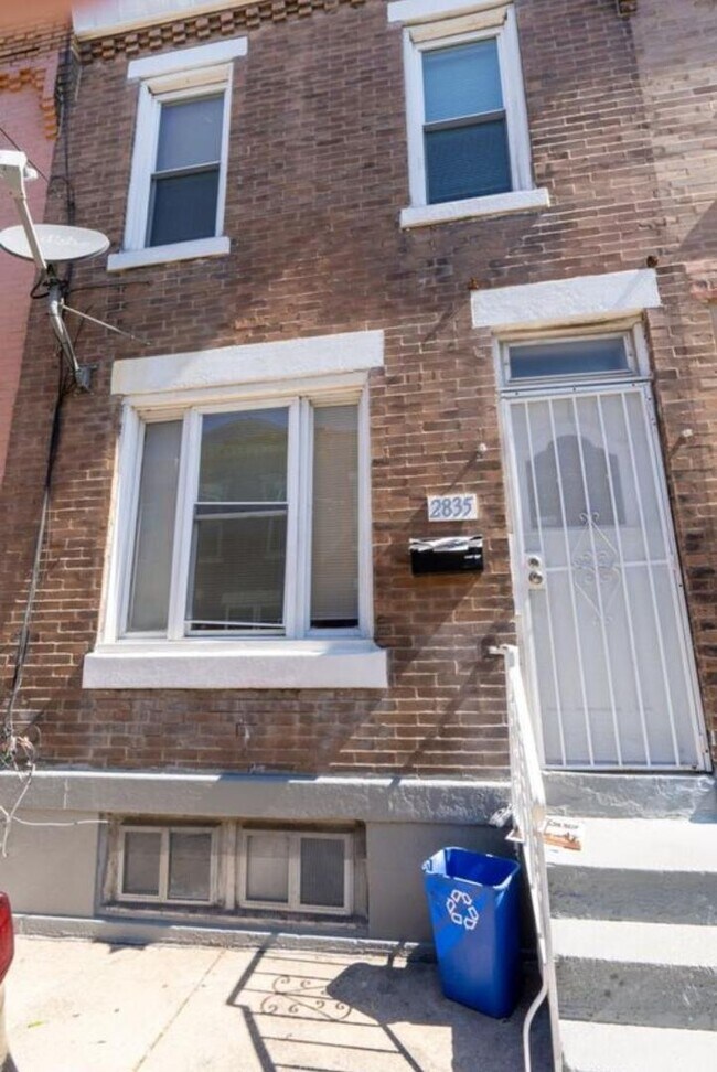 Photo - 2835 Winton St House