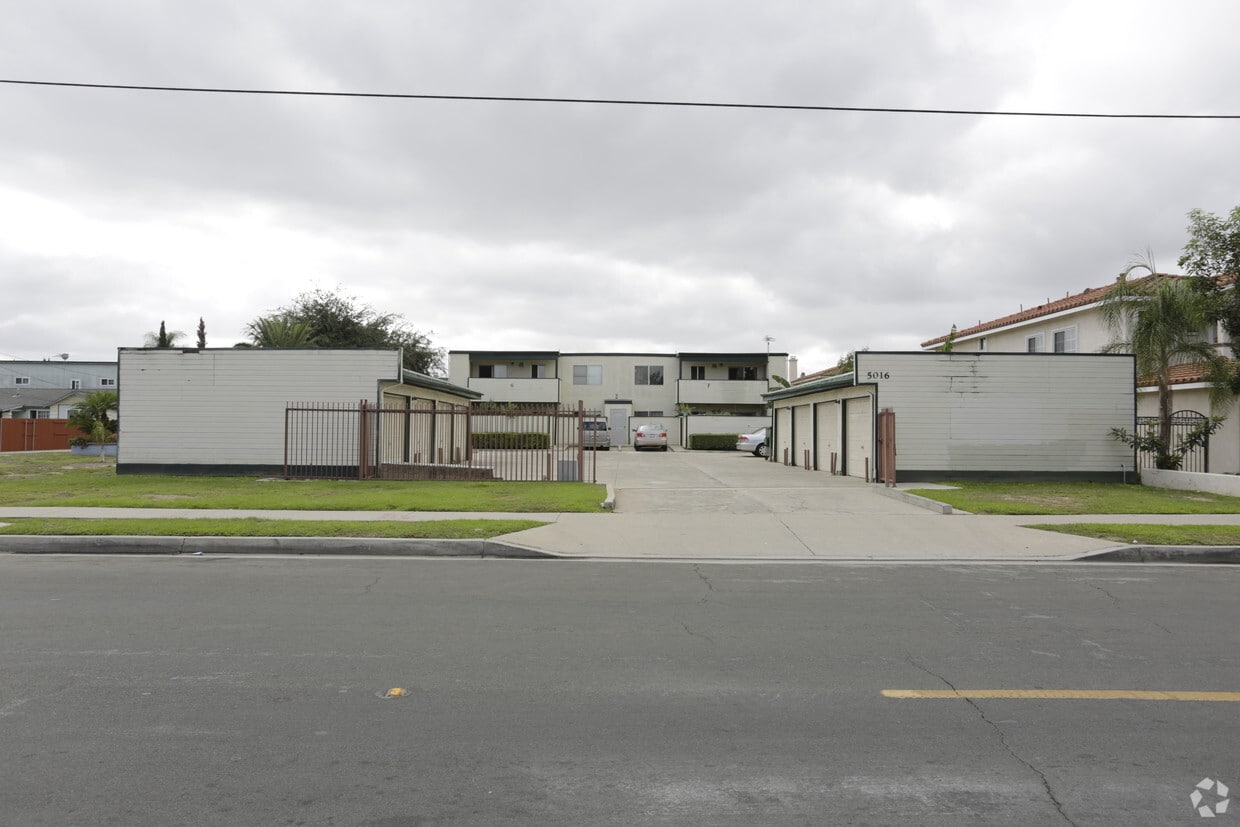 Primary Photo - 5016 W 5th St