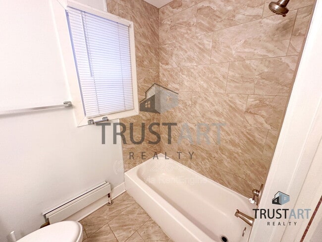 Foto del edificio - 4722 Longshore Ave