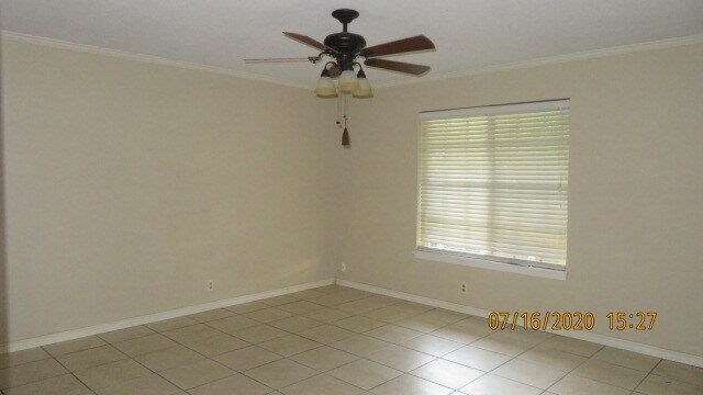 Building Photo - 711 Hillview St