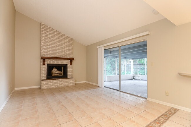 Building Photo - 16536 Forestlake Dr