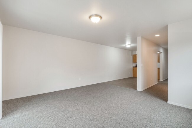 Building Photo - 1709 W Fern Dr