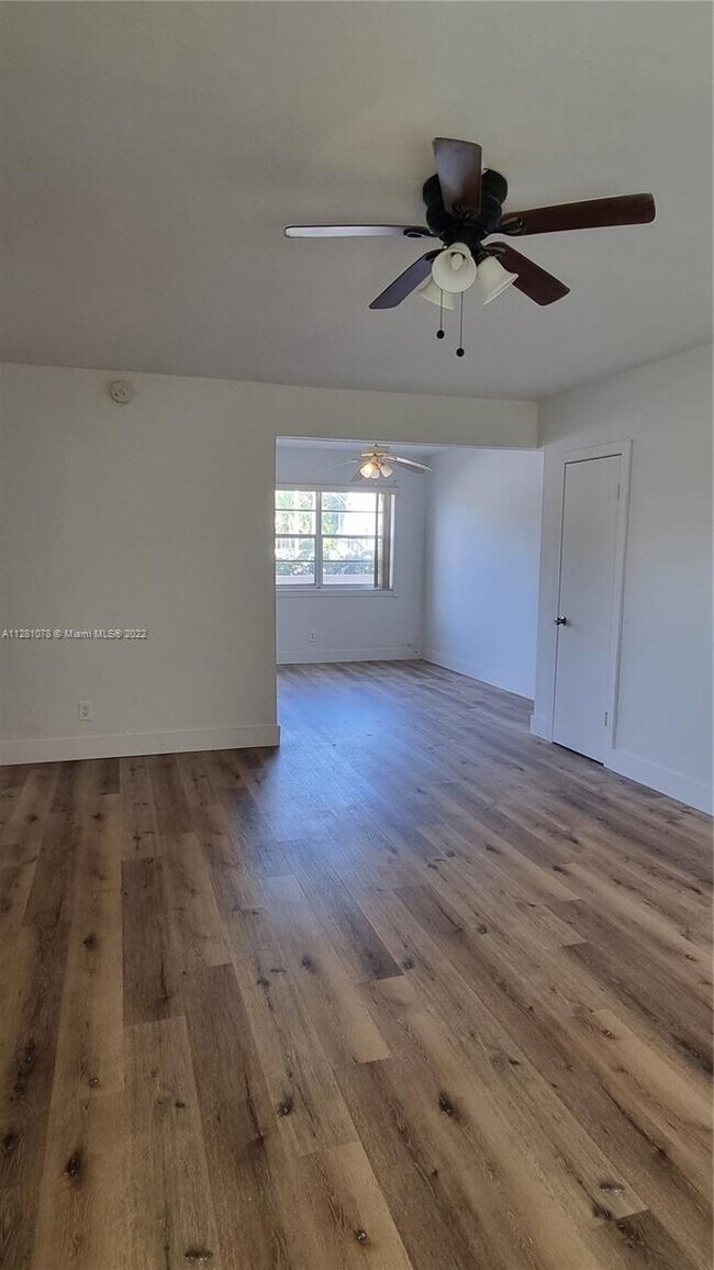 Building Photo - 9041 Harding Ave