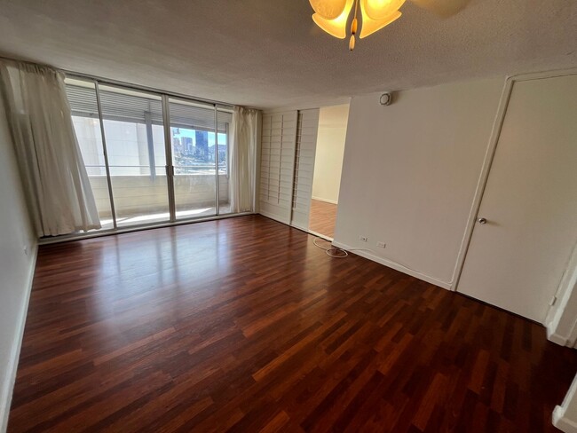 Building Photo - Woodrose (Honolulu) - Basic cable/electric...