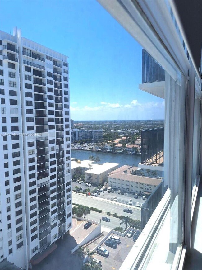 Foto del edificio - 2201 S Ocean Dr