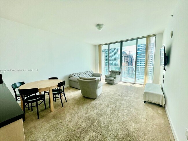Foto del edificio - 79 SW 12th St