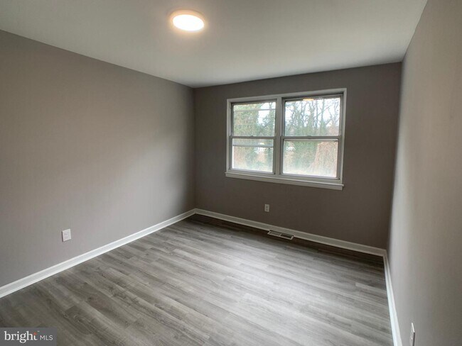 Foto del edificio - 4414 Falls Bridge Dr