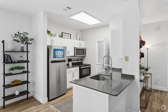 4 habitaciones, 4 baños - 1232 pies cuadrados - Cocina - The Pointe at State College