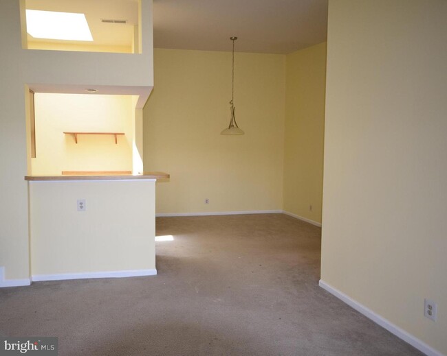 Building Photo - 7512 Ashby Ln