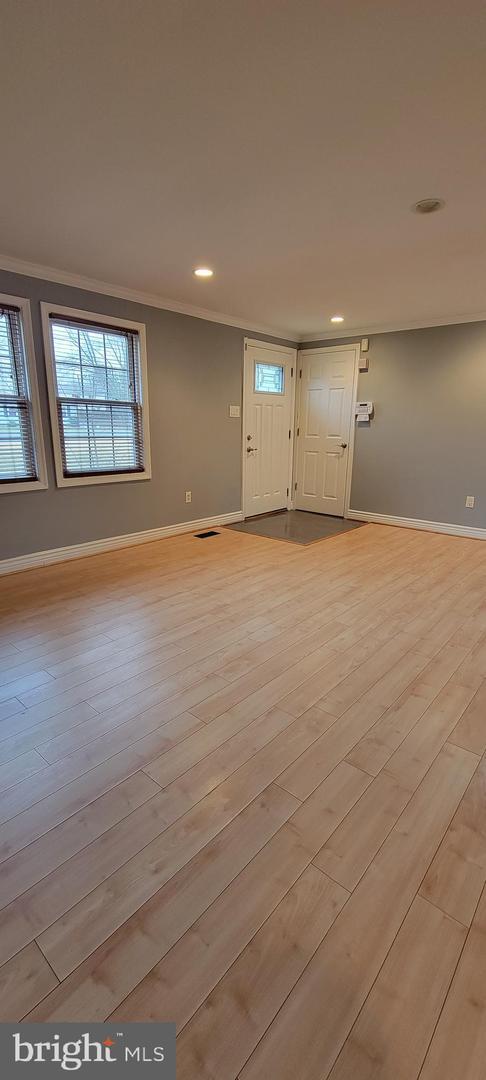 Building Photo - 224 Primrose Ln