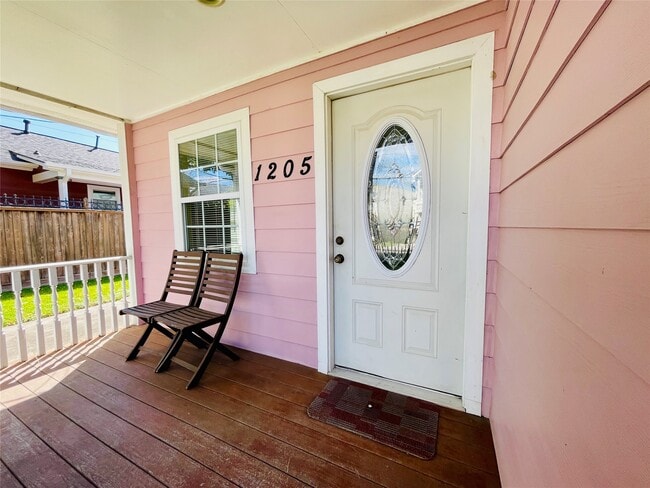 Foto del edificio - 1205 Nadine St