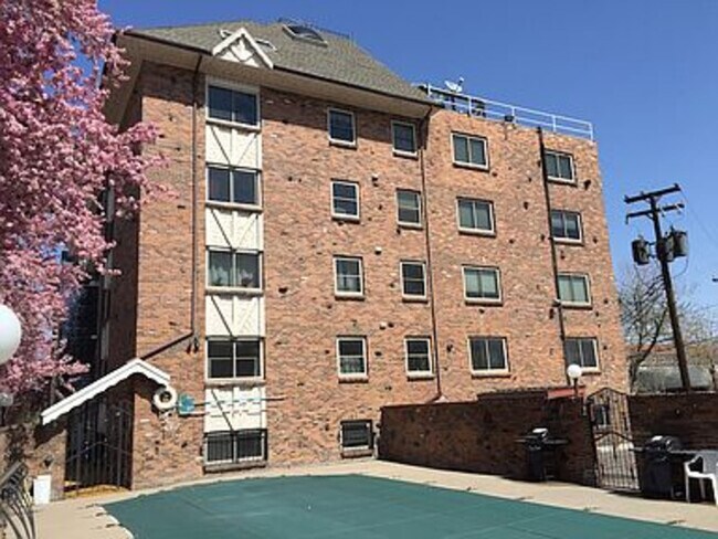 Foto del edificio - 1366 Garfield St