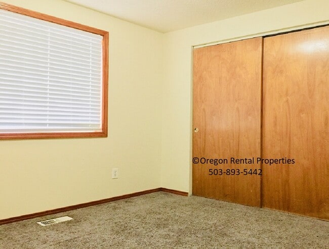 Foto del edificio - 8108 SE Knight St