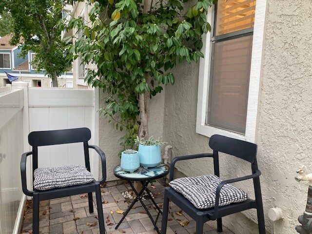 Foto del edificio - 58 Birchwood Ln