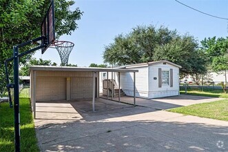 Building Photo - 4001 Gloria Dr
