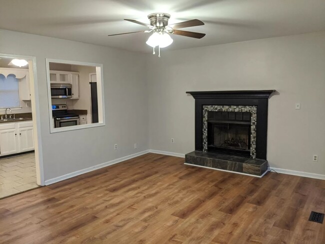 Wood Burning Fireplace - 217 Ash Cir