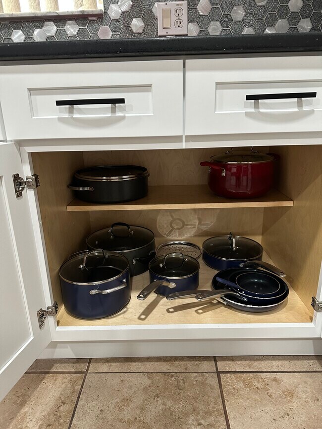 Foto del edificio - 246 Verdi St