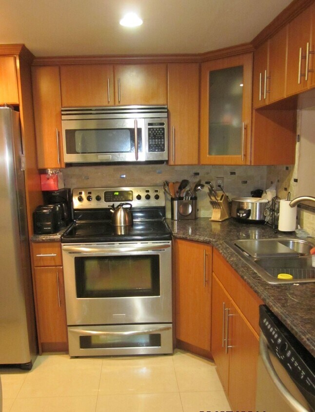 Primary Photo - 3600 SW 114th Ave