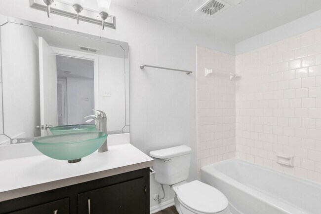 Interior Photo - Merry Rowe