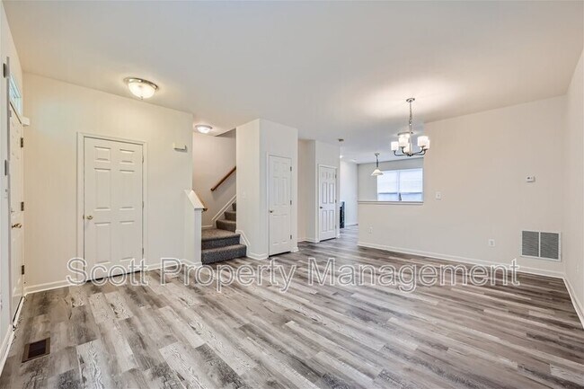 Foto del edificio - 5503 Sinclair Greens Dr