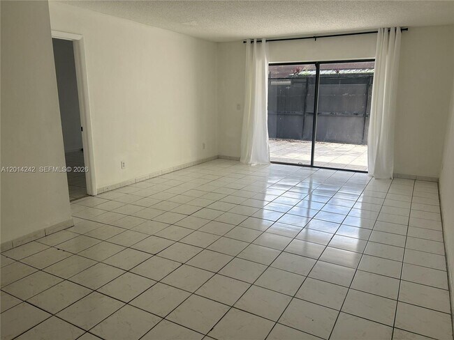 Foto del edificio - 6804 SW 37th St