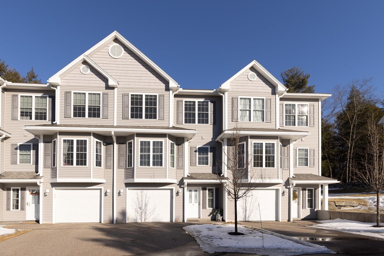 10 Hillside Ln, Newmarket, NH 03857 Condo for Rent in Newmarket, NH