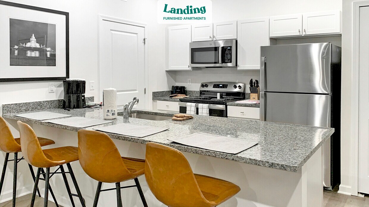 Foto principal - 8302 Towne Center Cir