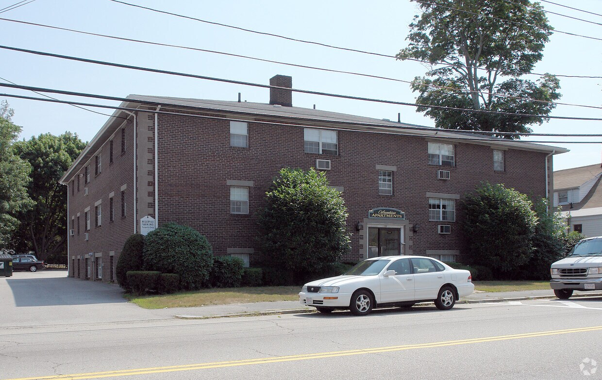 Foto del edificio - 133-137 Pleasant St