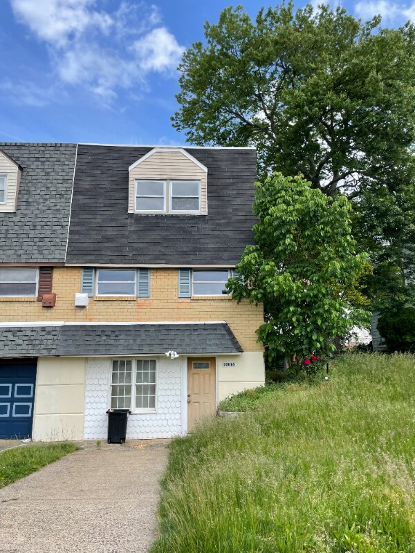 Foto principal - 10816 Kelvin Ave