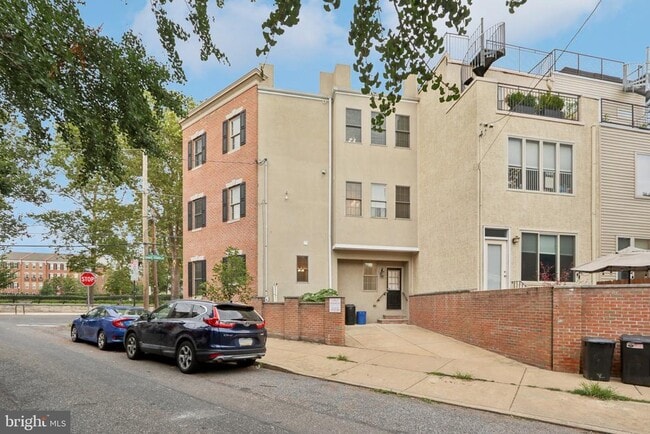 Building Photo - 2423 Grays Ferry Ave