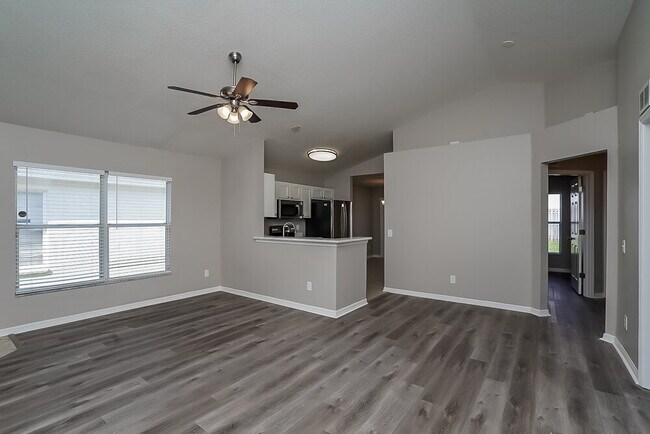 Foto del edificio - 14943 Deer Meadow Dr