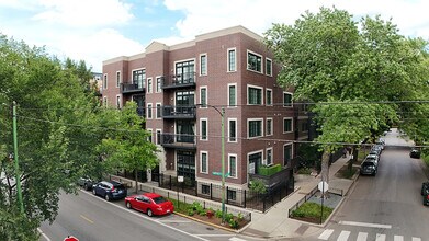 Building Photo - 2501 N Sheffield Ave