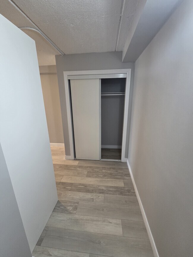 Photo du bâtiment - 251 Erb St. W