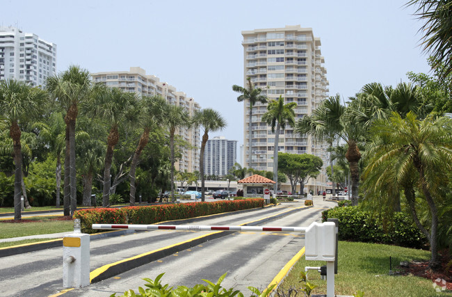 Building Photo - Plaza Del Prado Condominium