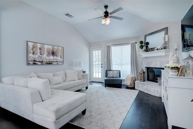 Building Photo - 1829 Cedar Tree Dr