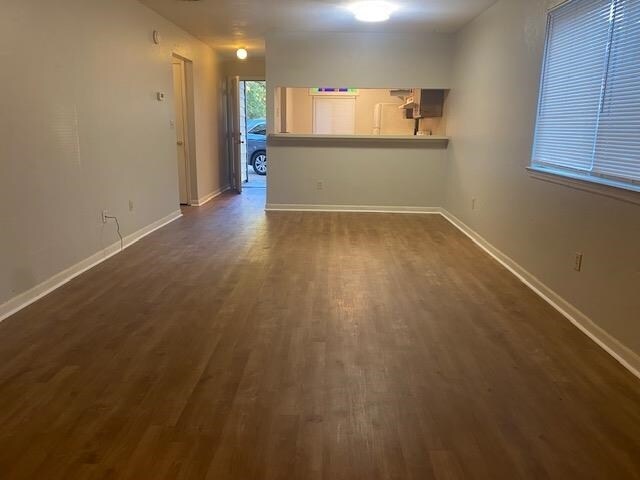 Foto del edificio - 3200 Ginger Dr