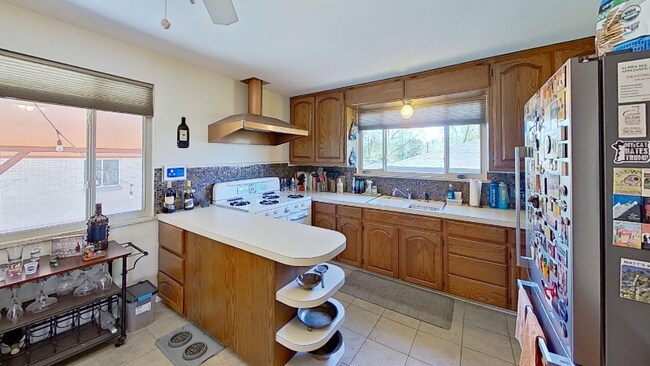 Building Photo - 4030 S Fox St