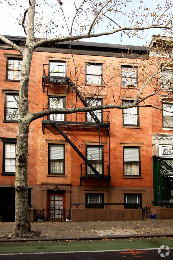 Building Photo - 294 Henry St