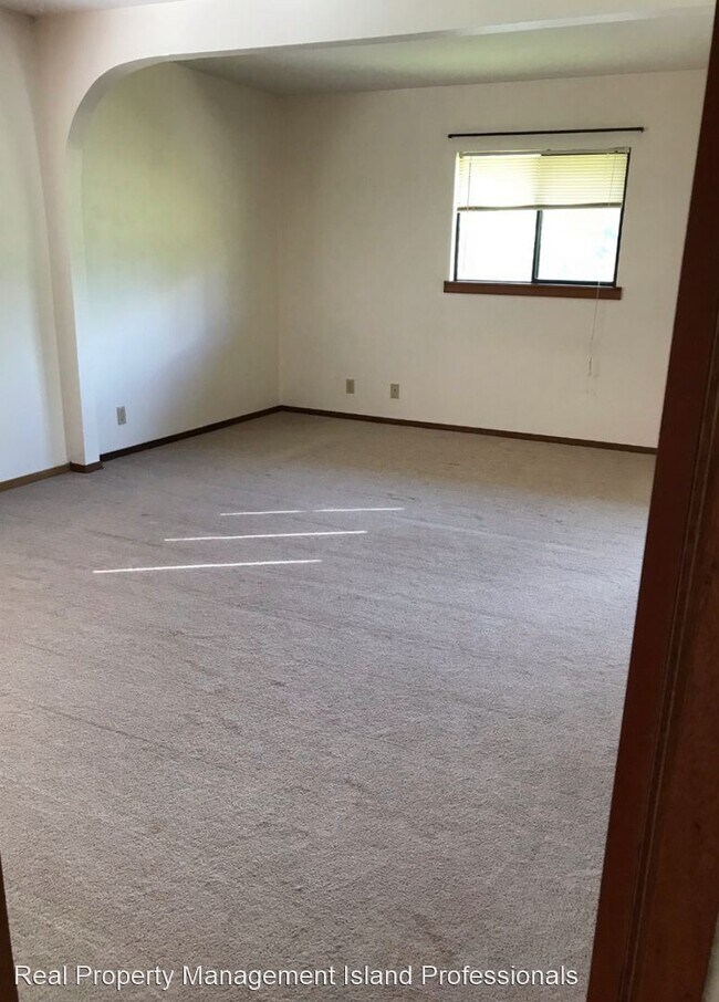 Building Photo - 4 br, 3.5 bath House - 4403-B  Omao rd