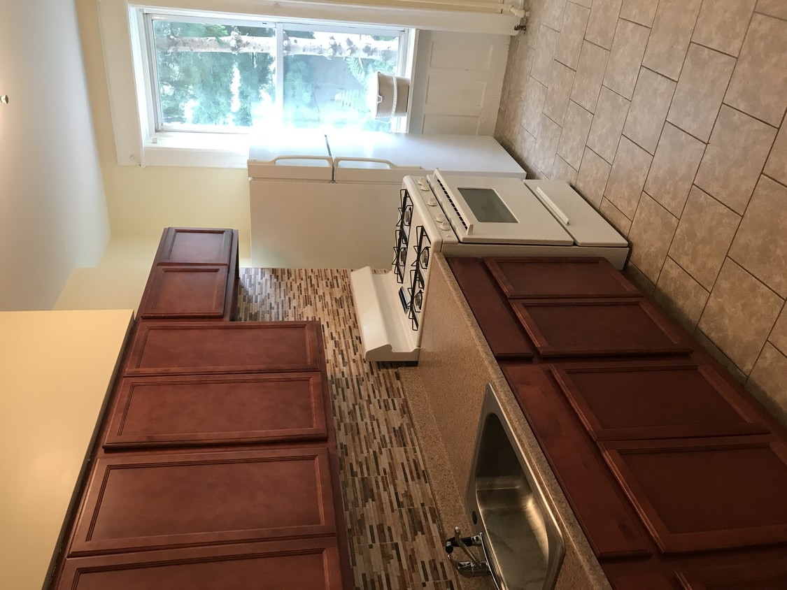 Kitchen - 61-13 Menahan St