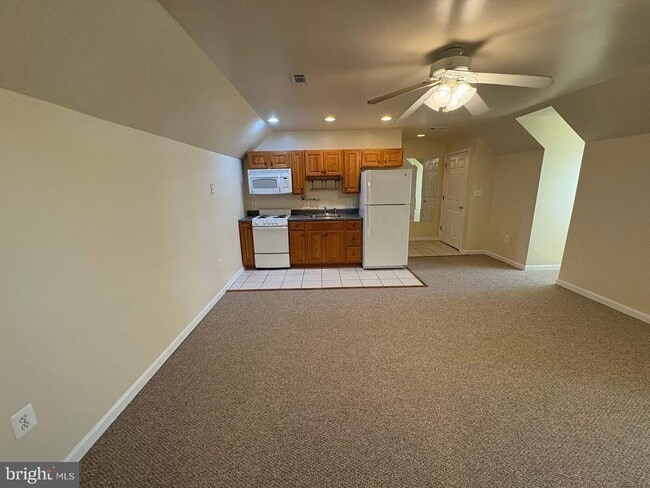 Building Photo - 116 Hanover Pike